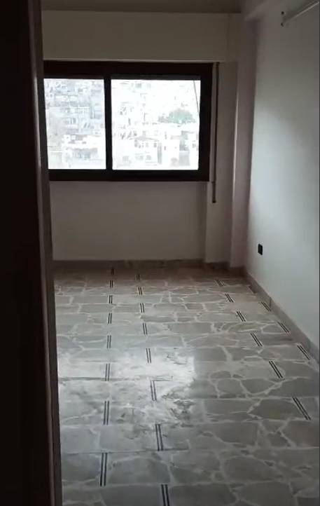 زاوية إضافية لغرفة المعيشة في الطابق التاسع